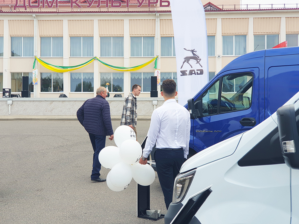 Съезд малых городов и Праздник урожая в Зельве: от народных промыслов до автомобилей ГАЗ.